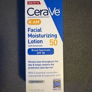 CeraVe Facial Moisturizing Lotion SPF 50 - Blue and White